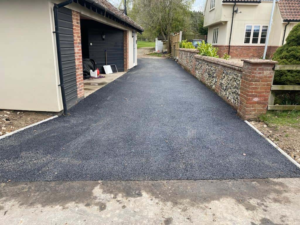 This is a newly installed tarmac driveway. All works carried out by Milton Driveways